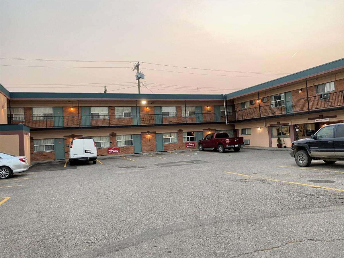Red Carpet Inn & Suites YYC Exterior foto